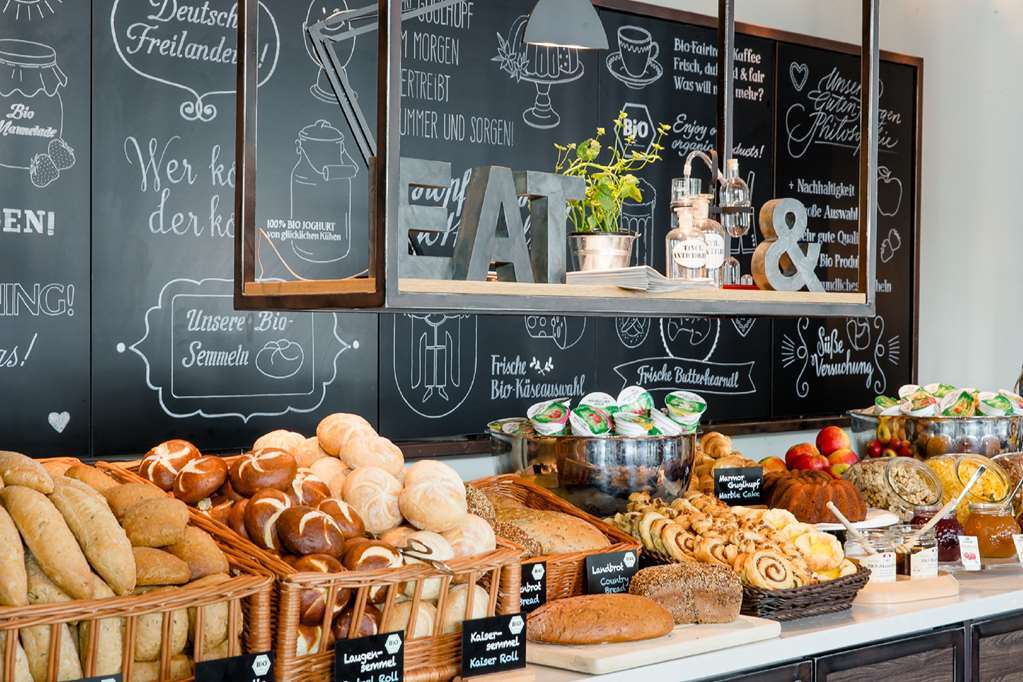 Motel One Freiburg Restoran gambar